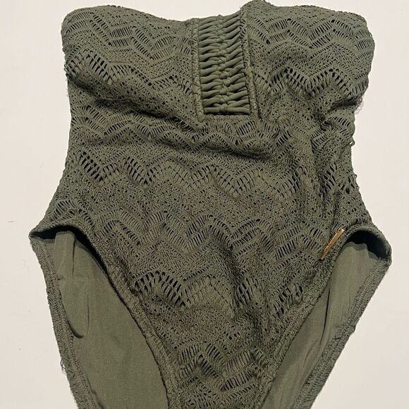 VINCE CAMUTO Crochet Bandeau One-Piece Swimsuit safari green New 8 - Picture 15 of 16